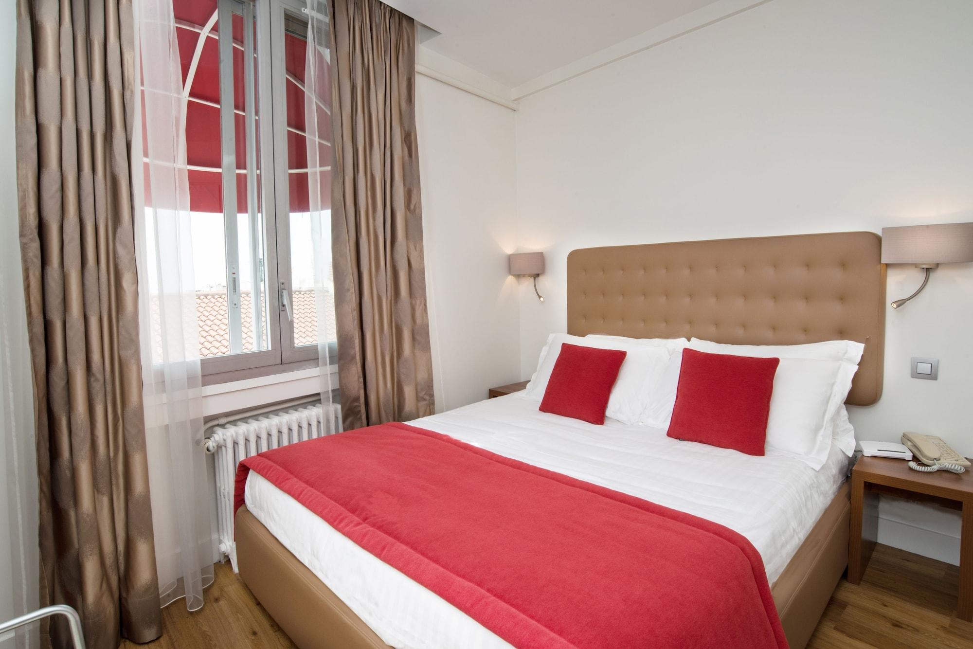 Hotel De France Кан Екстериор снимка