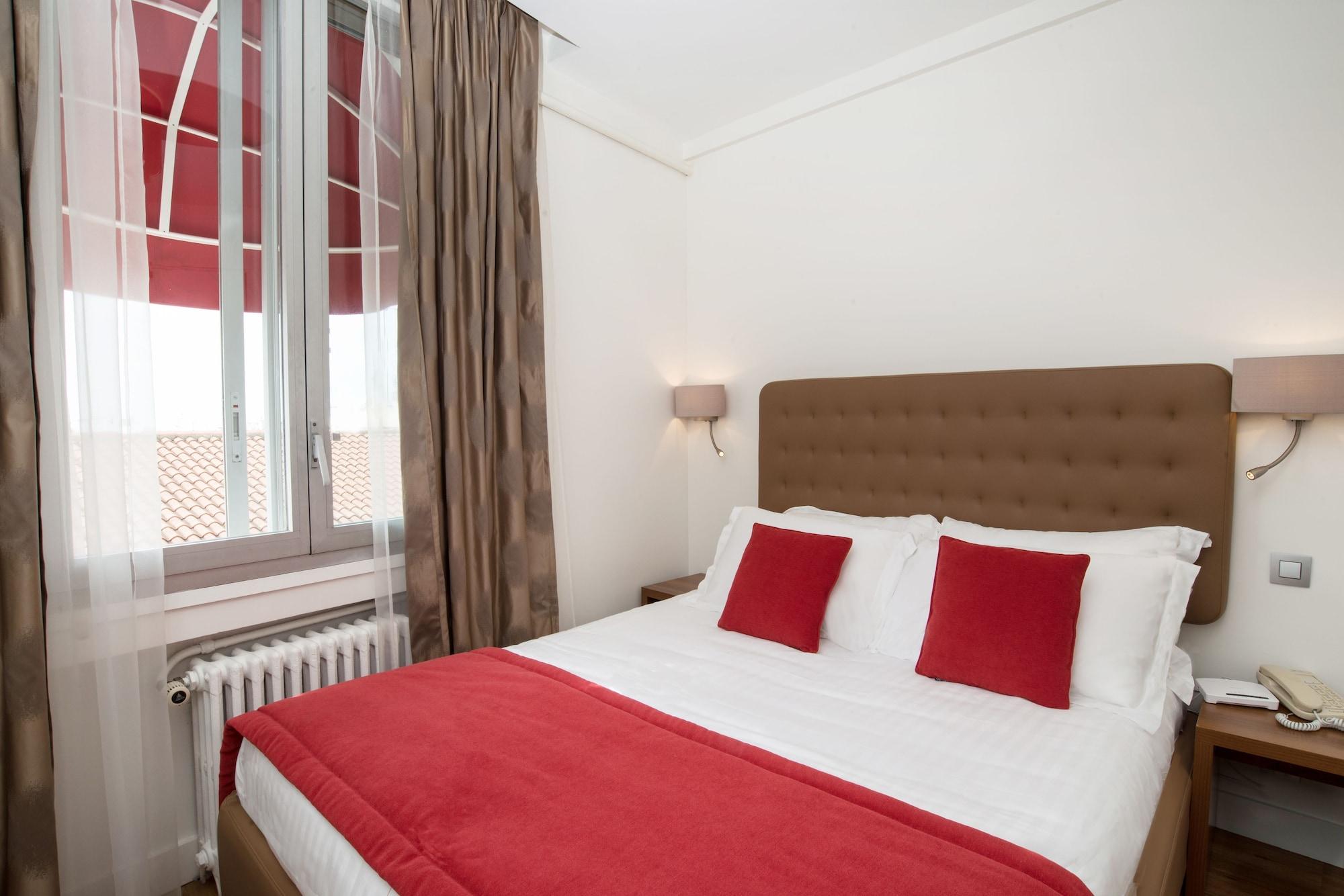 Hotel De France Кан Екстериор снимка