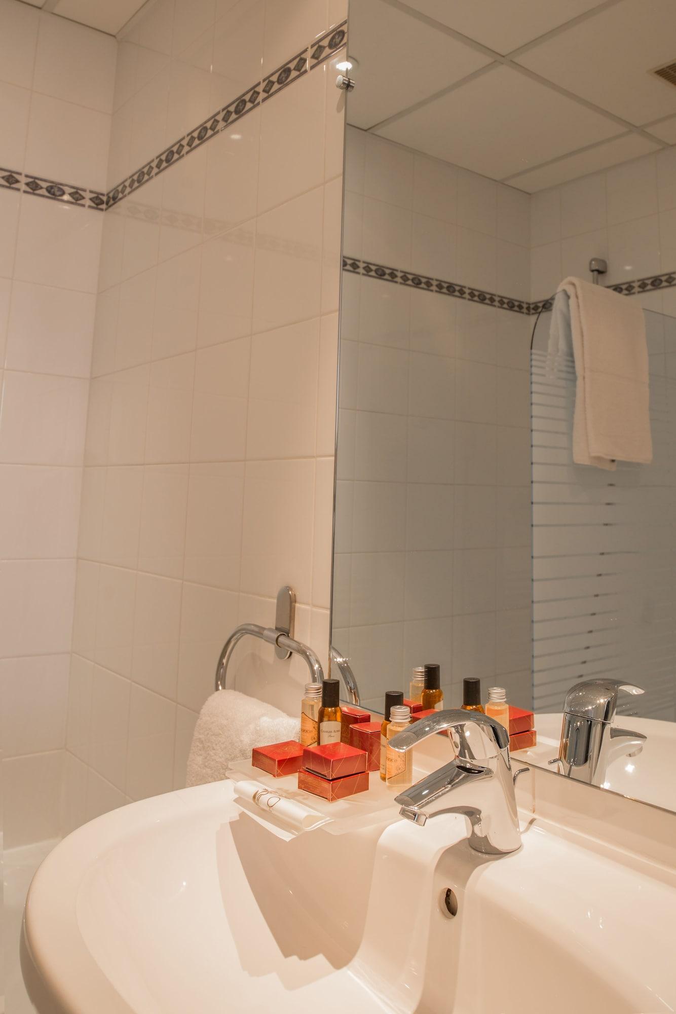 Hotel De France Кан Екстериор снимка