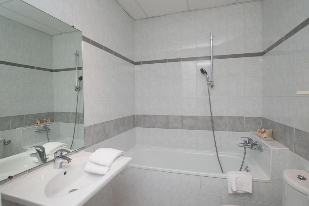 Hotel De France Кан Екстериор снимка