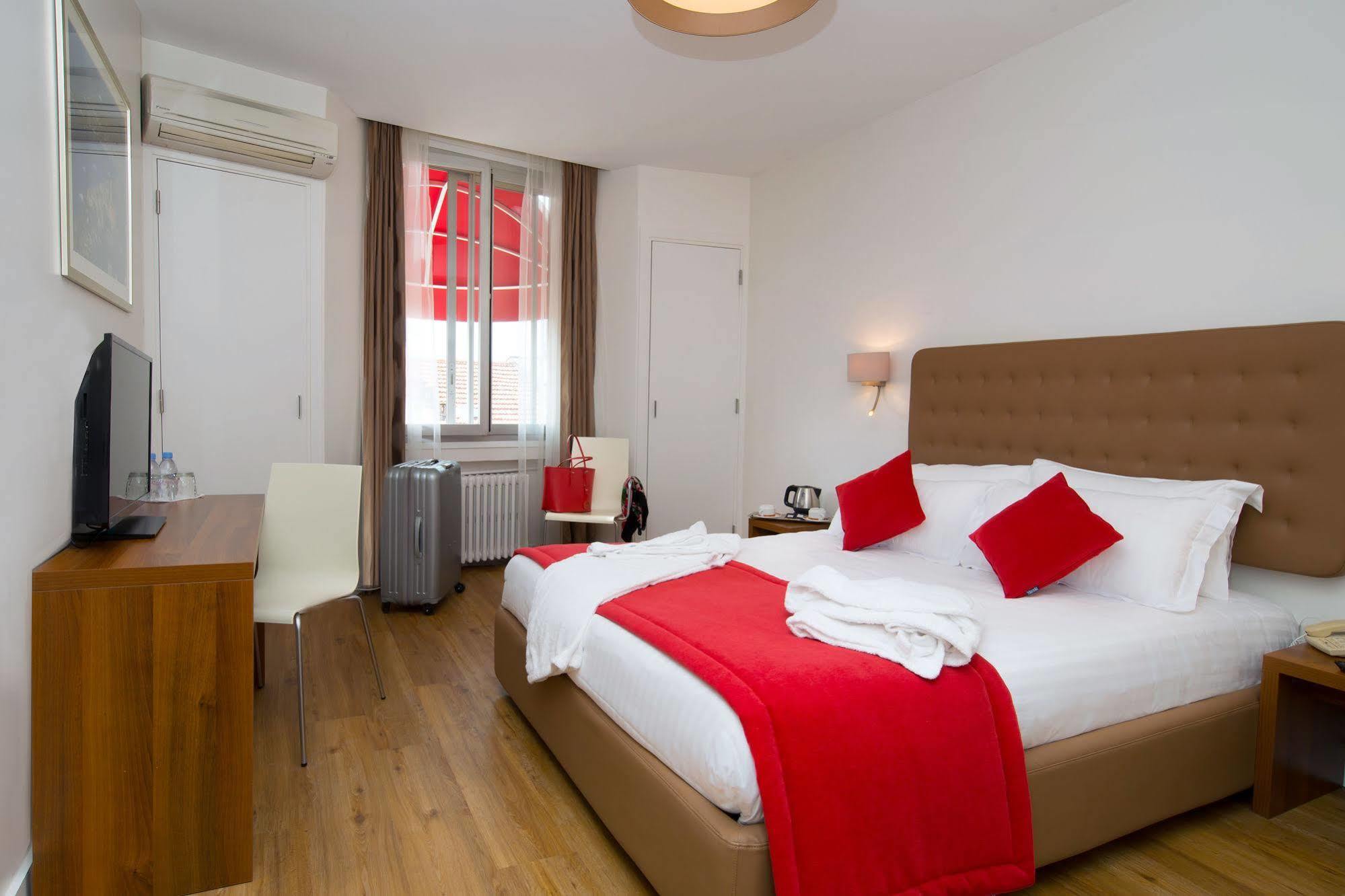 Hotel De France Кан Екстериор снимка